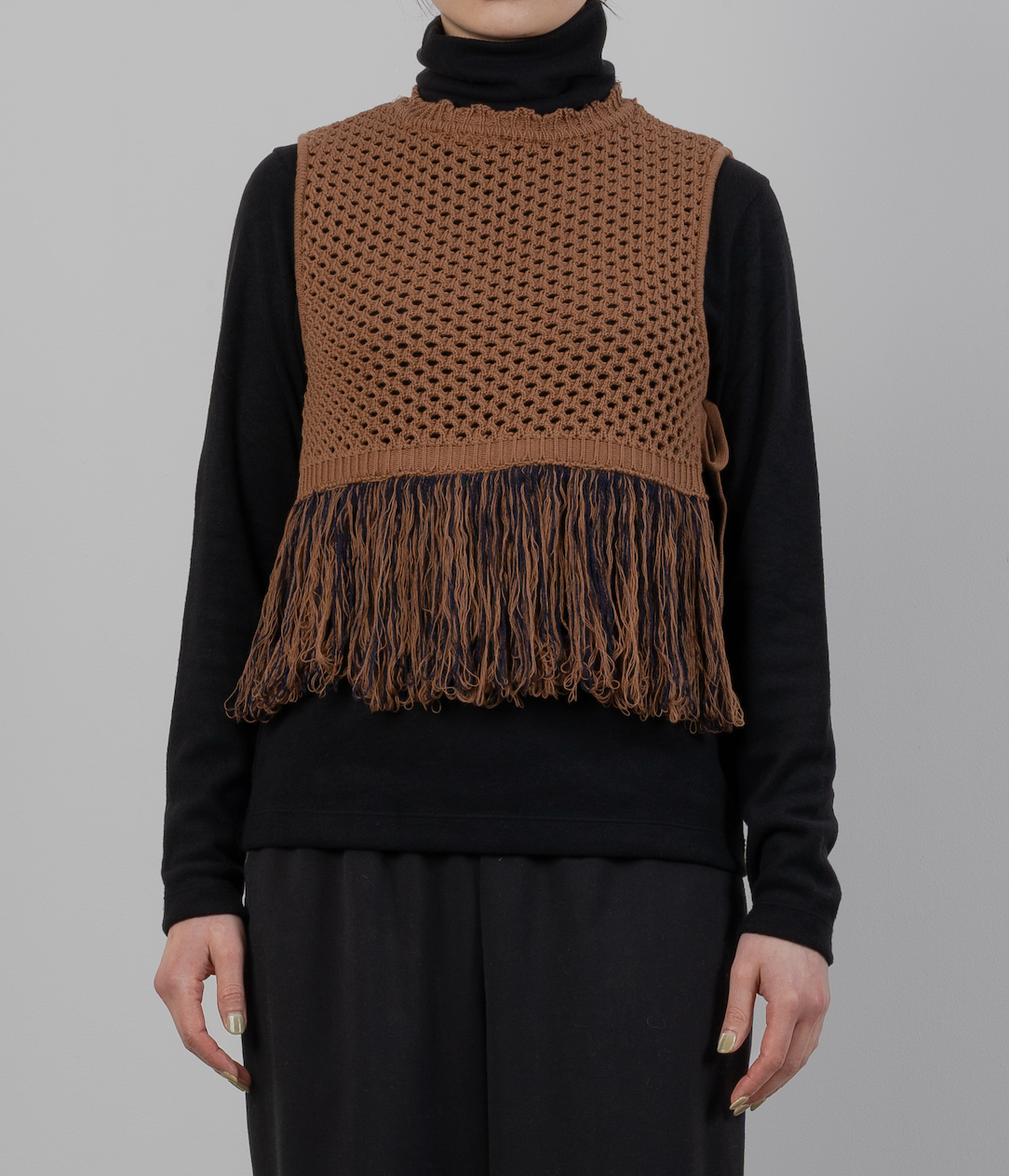 CRAZY FRINGE MESHED VEST [BROWN]
