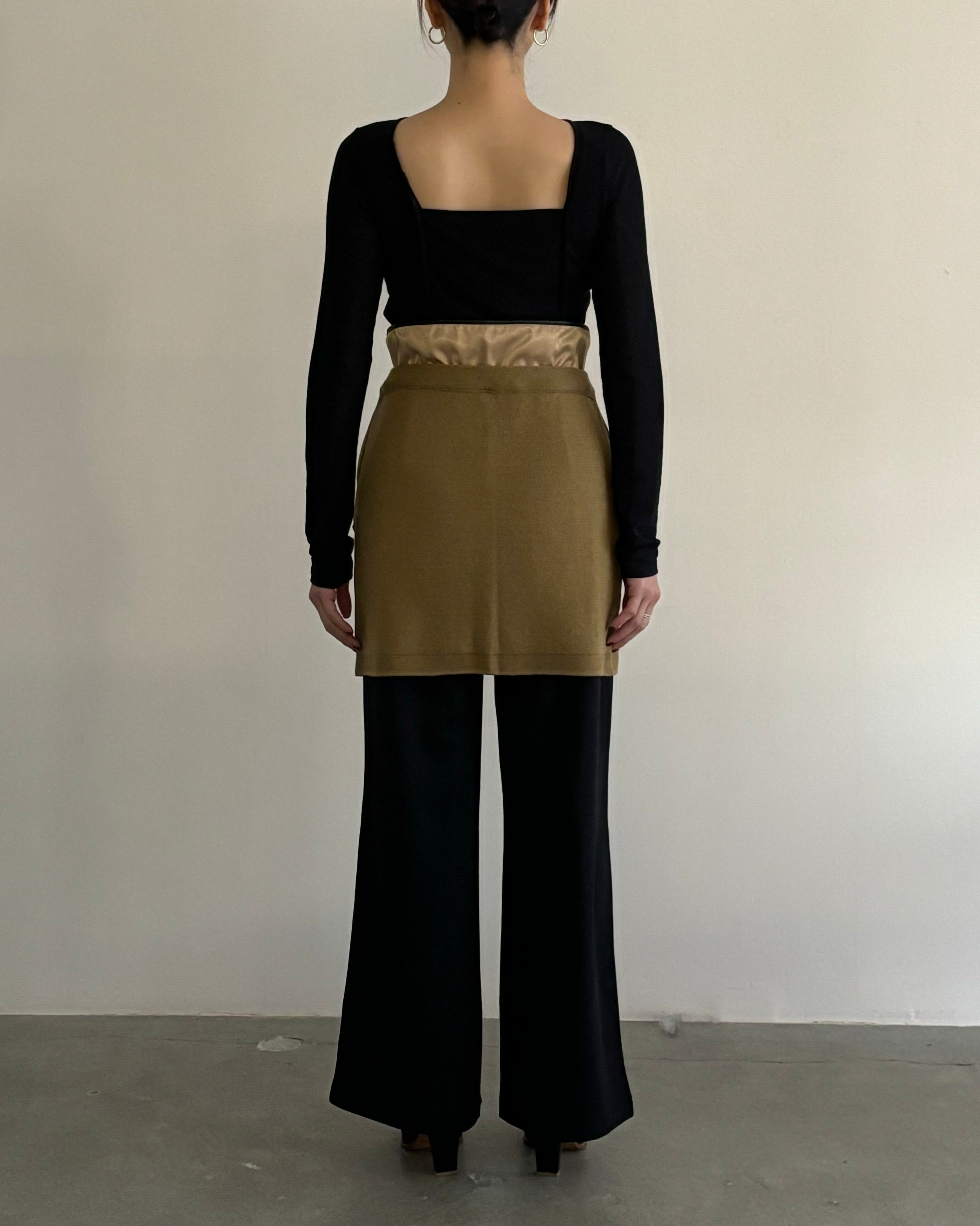 V-FRONT KNIT LAYERED MINI SKIRT [CAMEL]