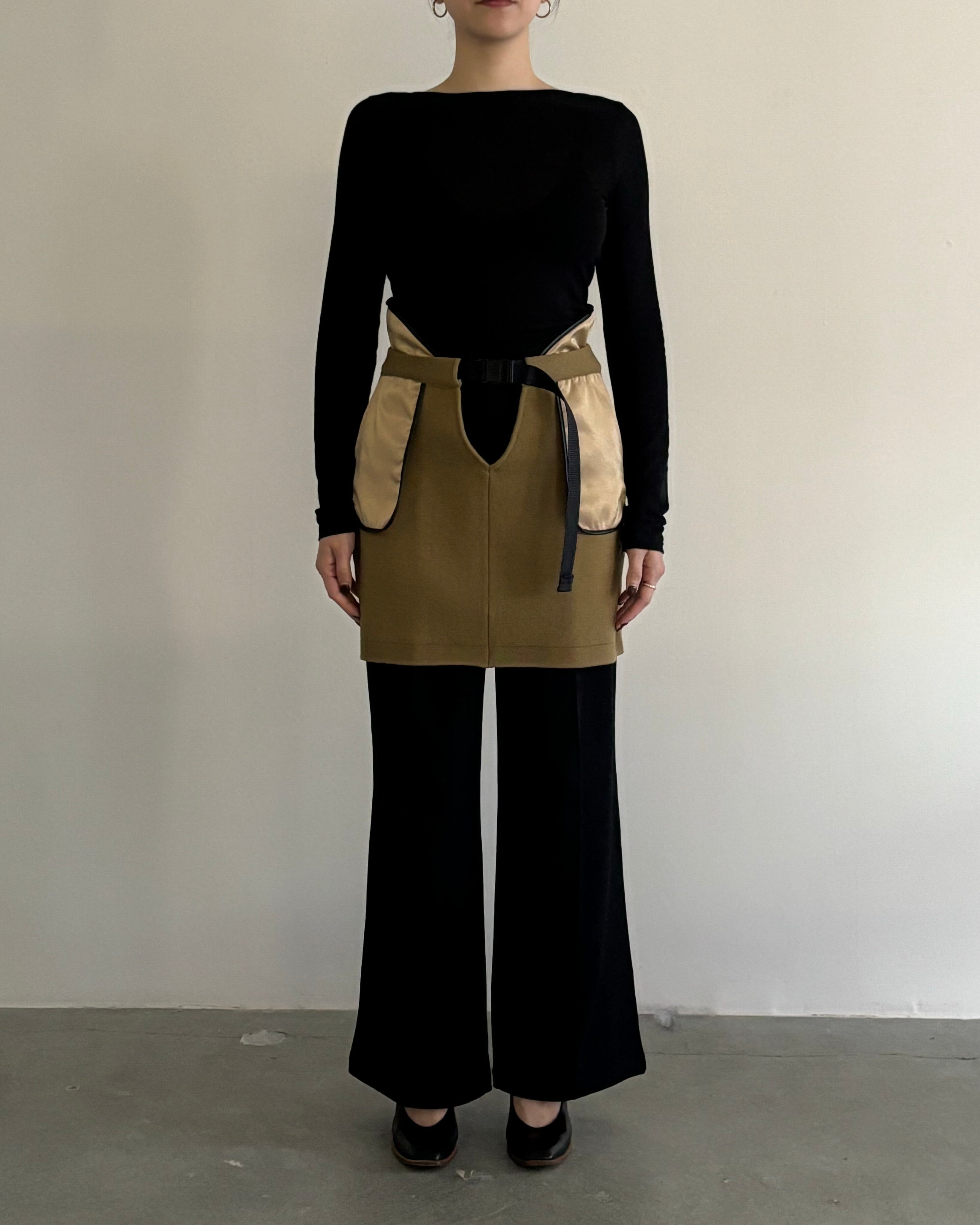 V-FRONT KNIT LAYERED MINI SKIRT [CAMEL]