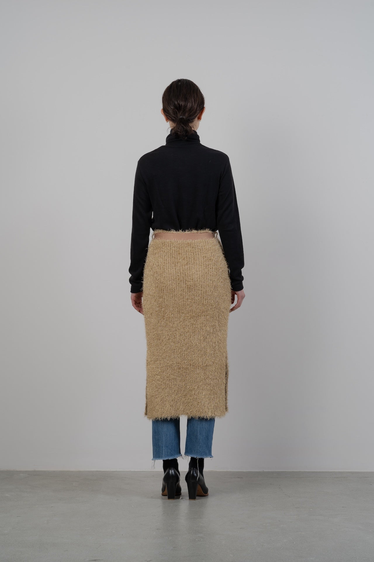 SHIMMERING SHAGGY KNITTED SKIRT [CHAMPAGNE GOLD]