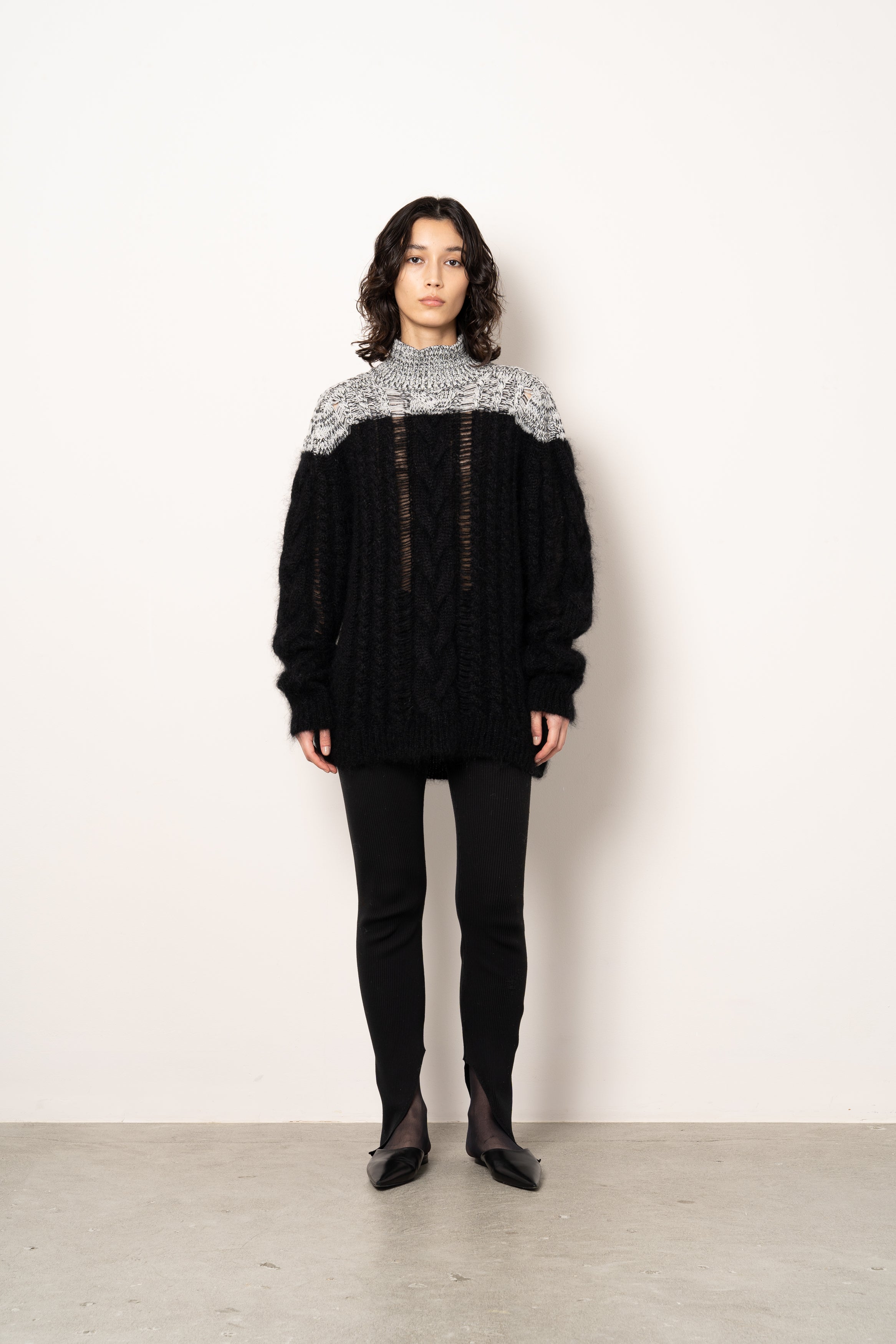 MOHAIR CABLE SWEATER [BLACK]