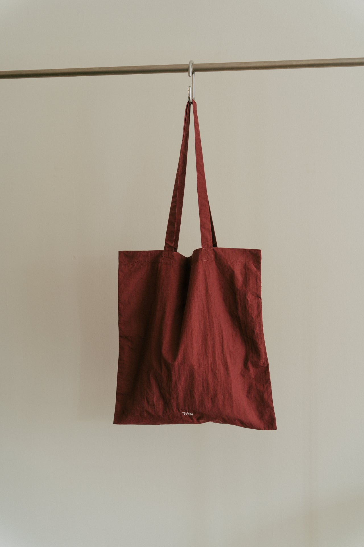 TAN BAG [WINE]