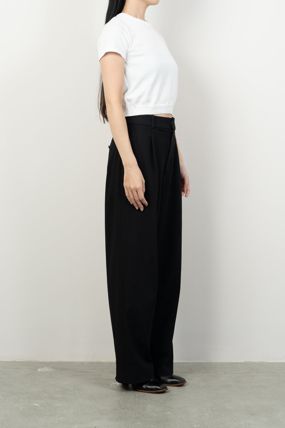 COMPACT KNITTED TEE [BLACK]