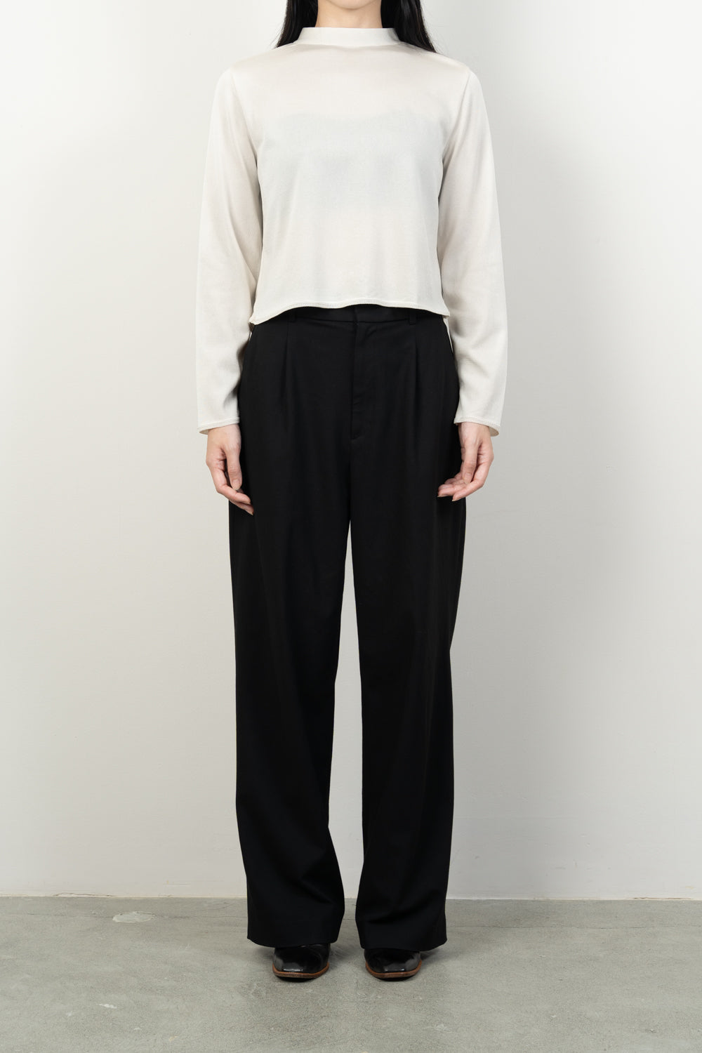 MULTI BUTTON KNIT BLOUSE [BLACK]