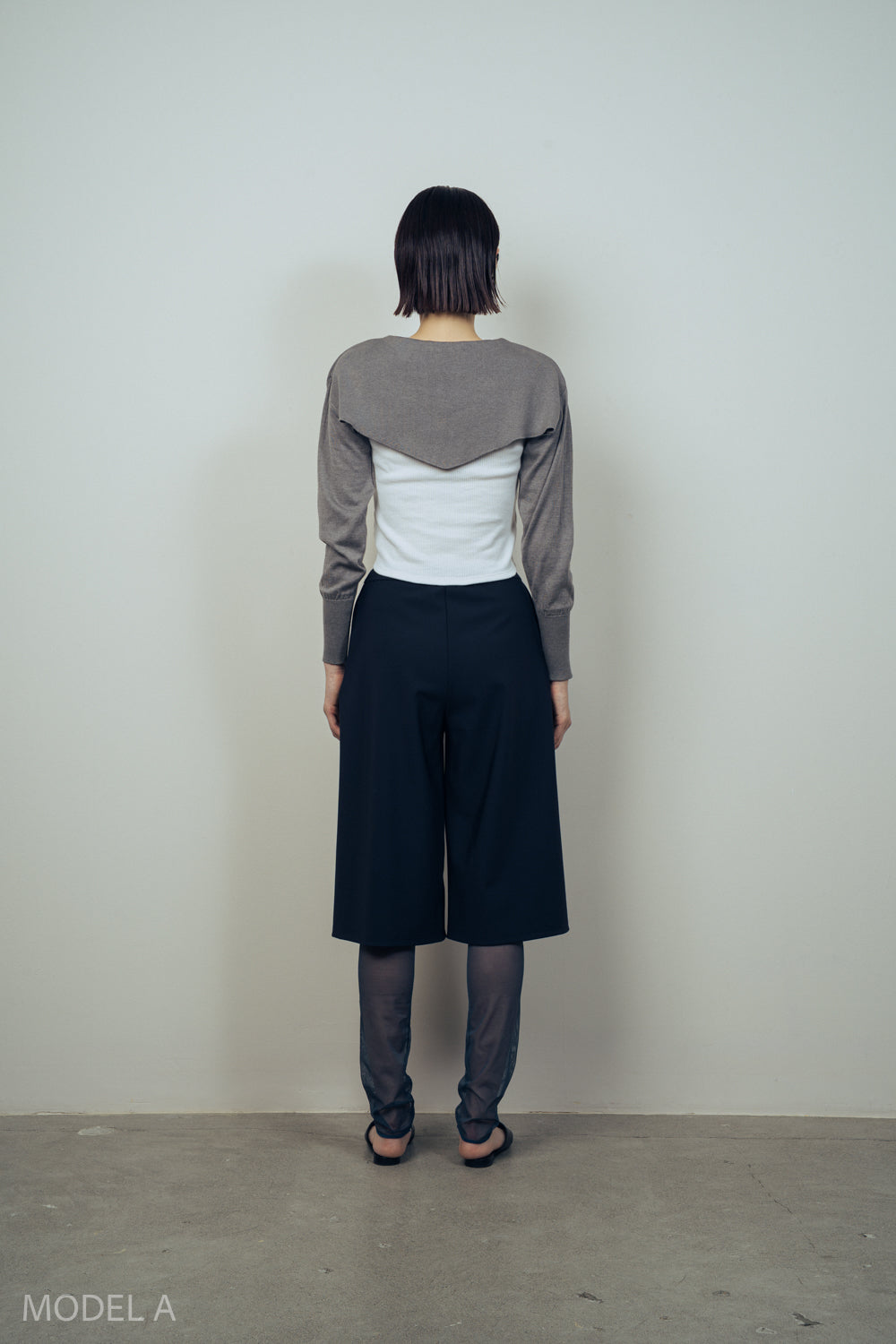 SILK MIX V/HEM SHORT TOPS [GRAY]