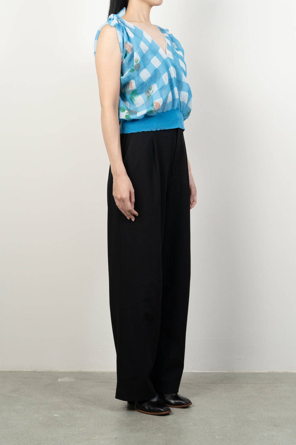 FLOWER PRINTED GINGHAM KNIT TOP [BLUE]