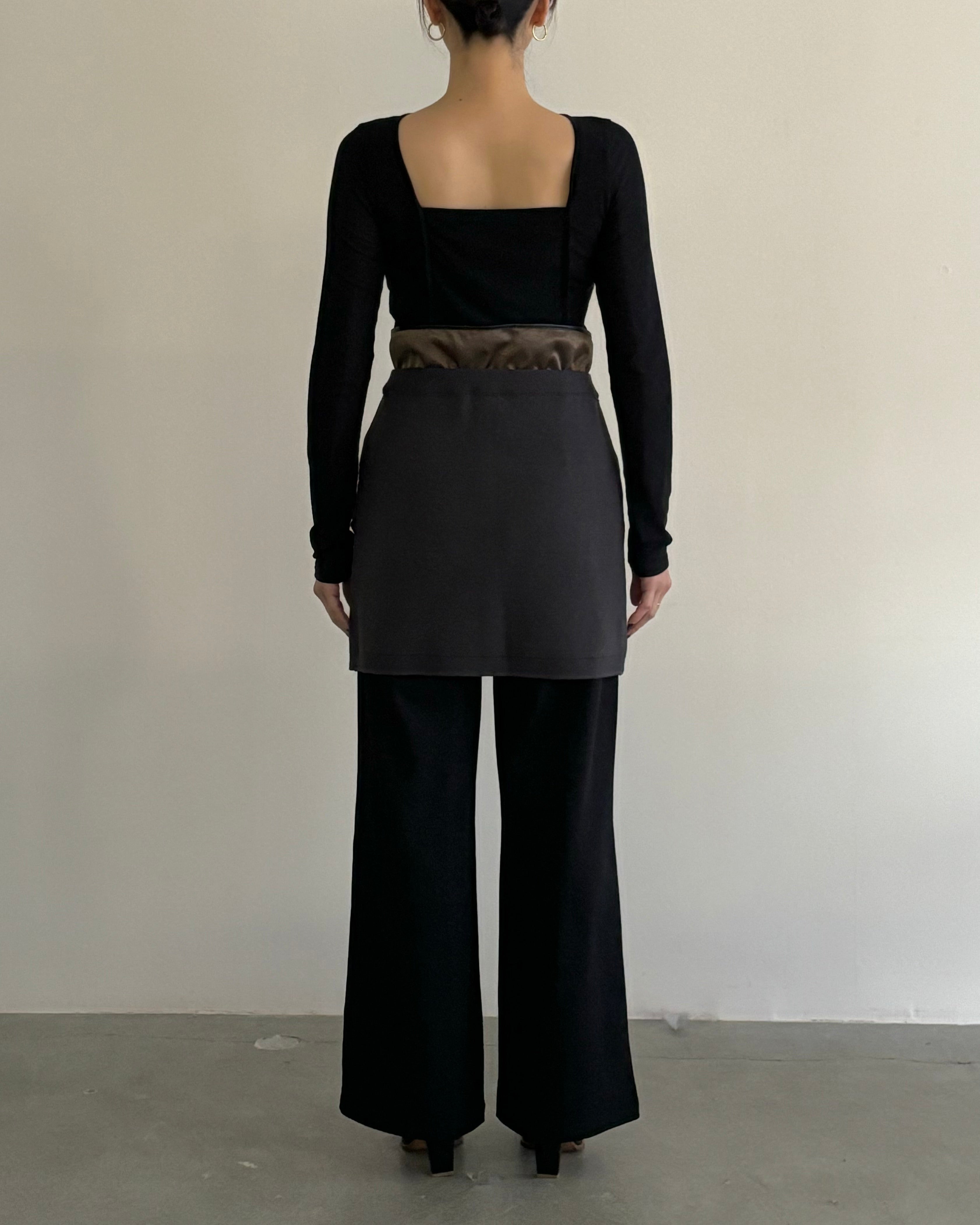 V-FRONT KNIT LAYERED MINI SKIRT [STEEL GRAY]