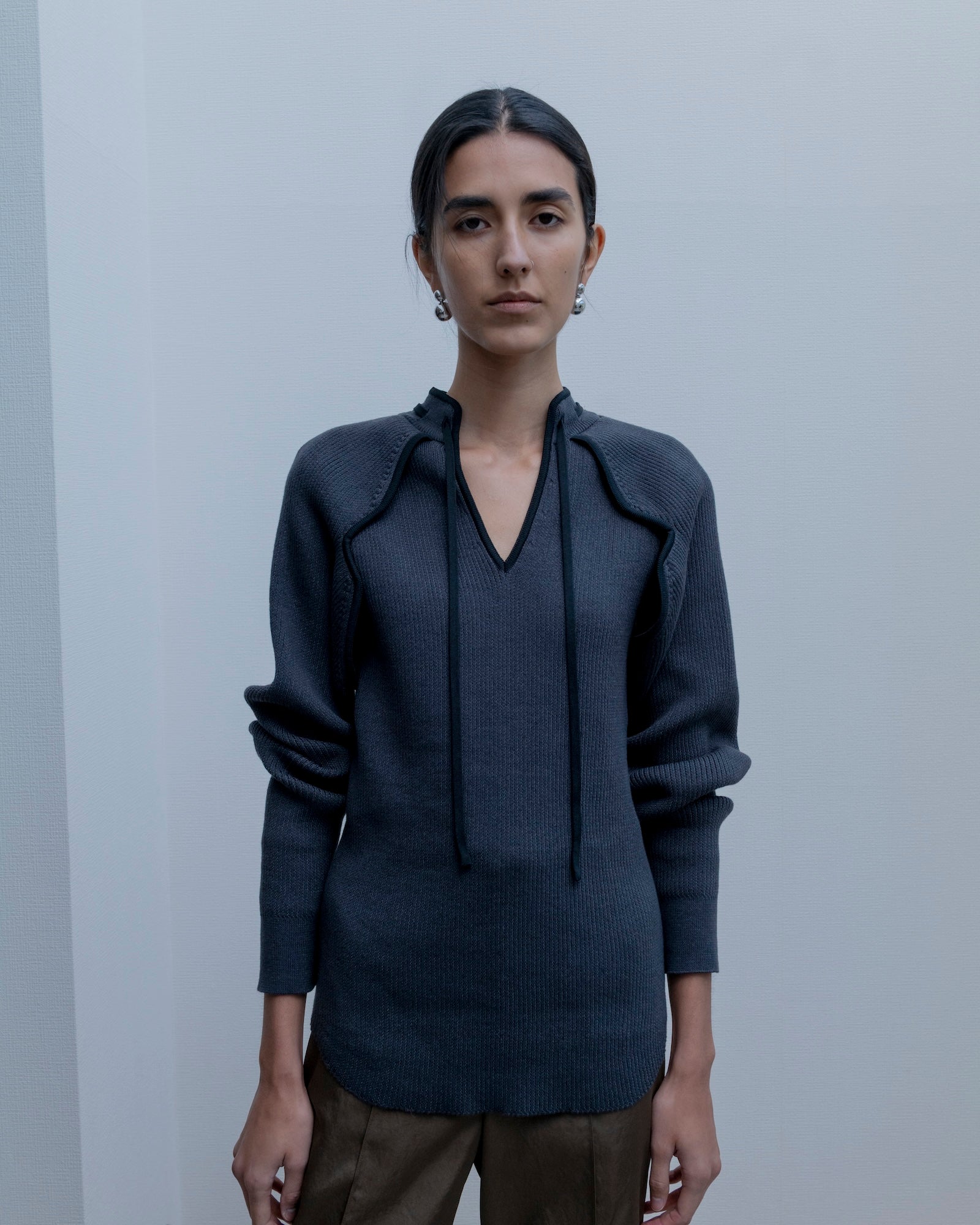 OPEN SLEEVE V/NECK KNIT TOP [CAMEL]