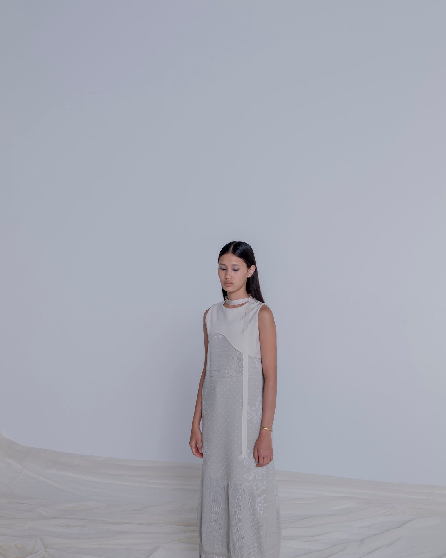 CURVED HEM KNIT TOPS [IVORY]