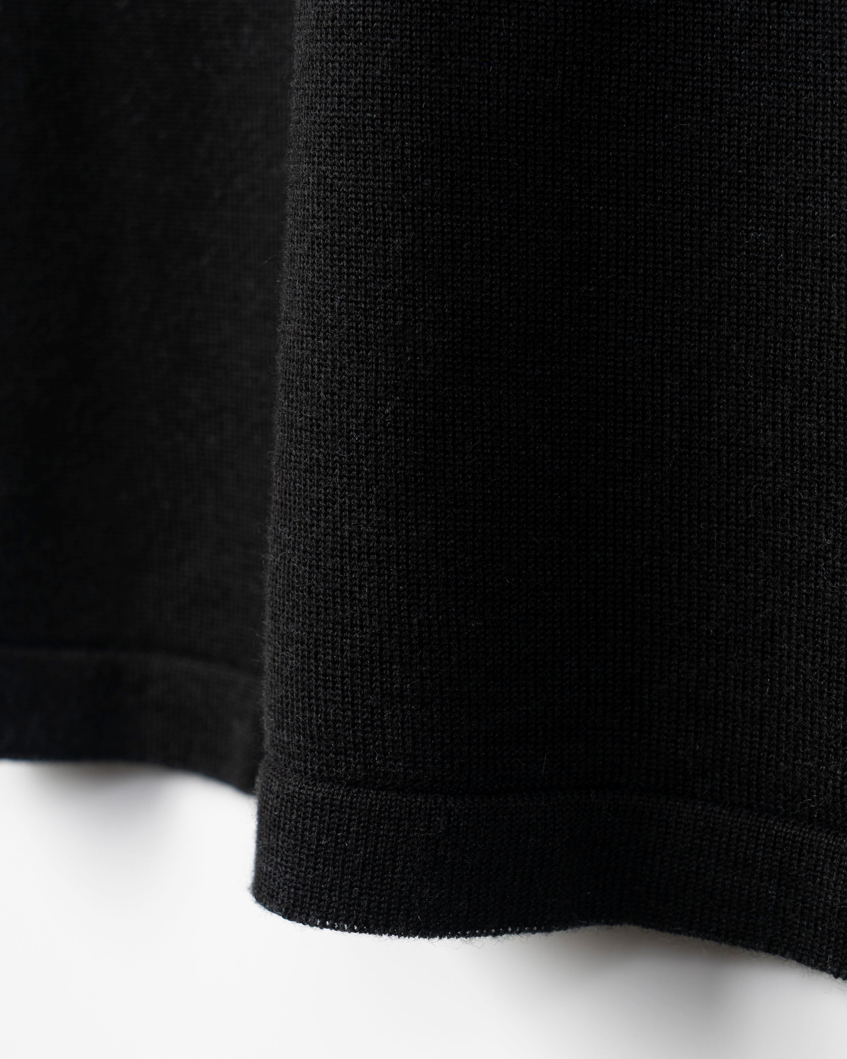 SMOOTH TENCEL WOOL KNIT TEE [BLACK]