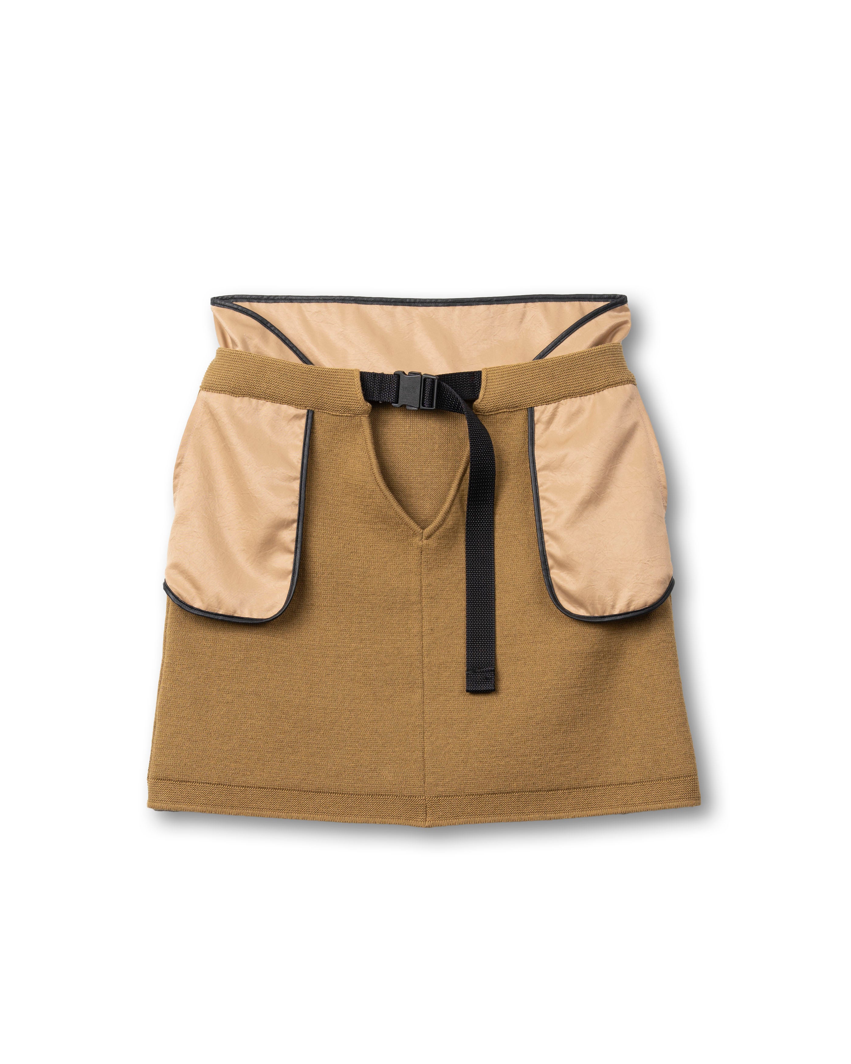 V-FRONT KNIT LAYERED MINI SKIRT [CAMEL]