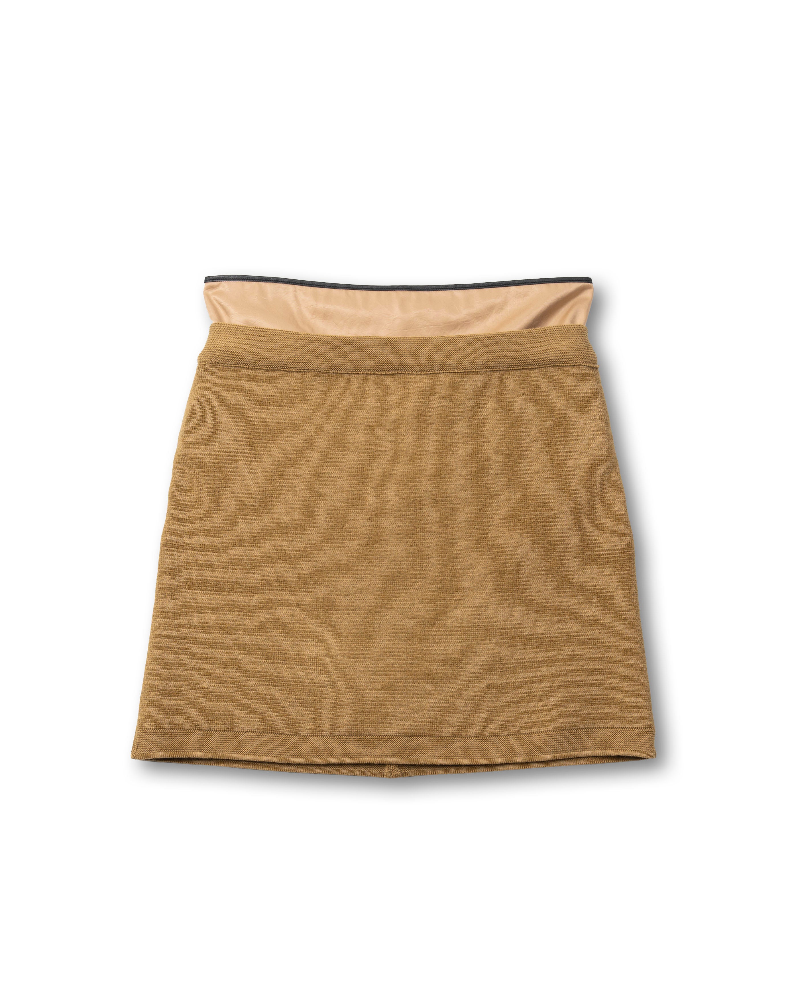 V-FRONT KNIT LAYERED MINI SKIRT [CAMEL]