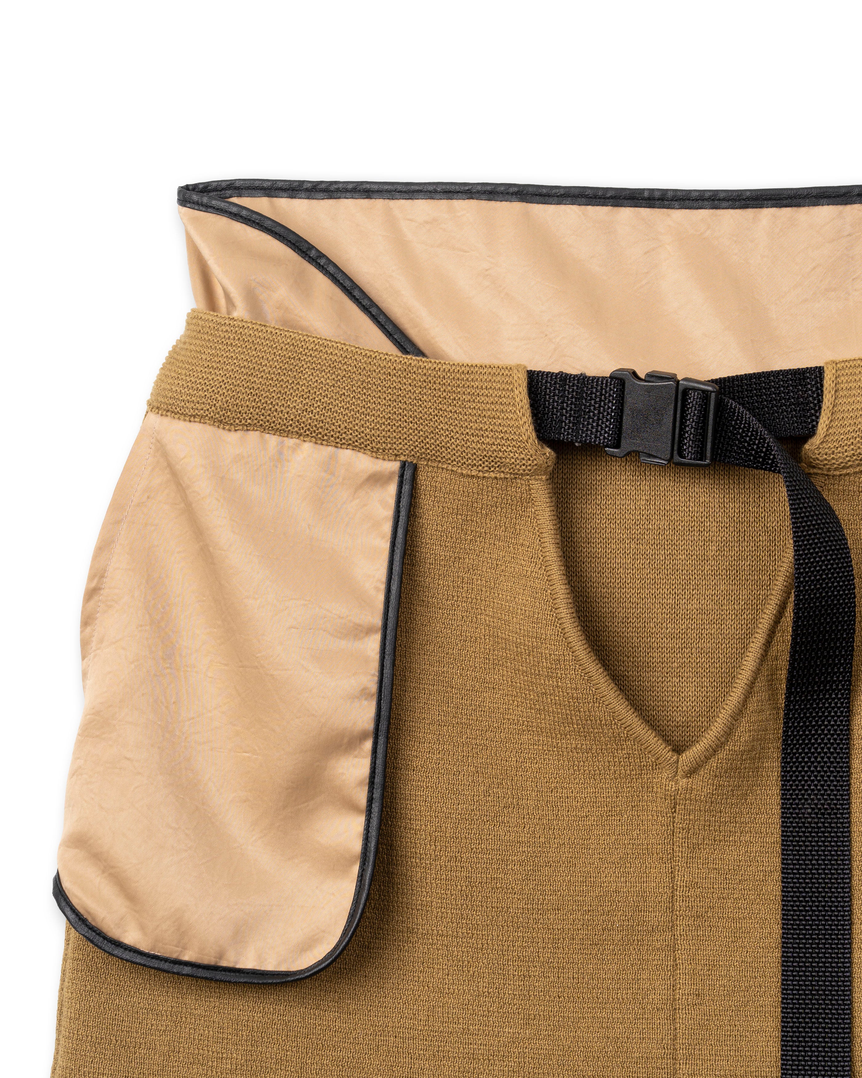 V-FRONT KNIT LAYERED MINI SKIRT [CAMEL]