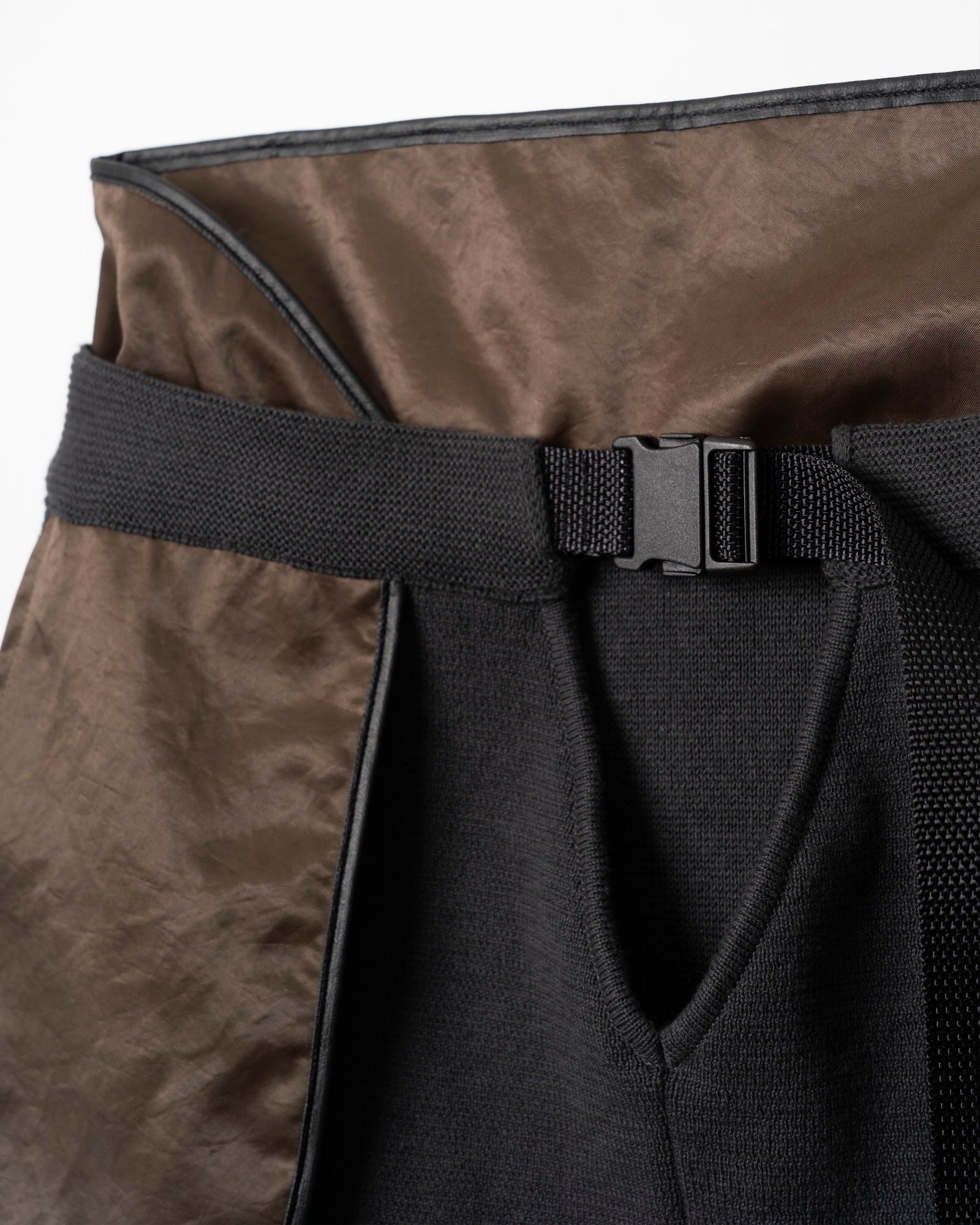 V-FRONT KNIT LAYERED MINI SKIRT [STEEL GRAY]