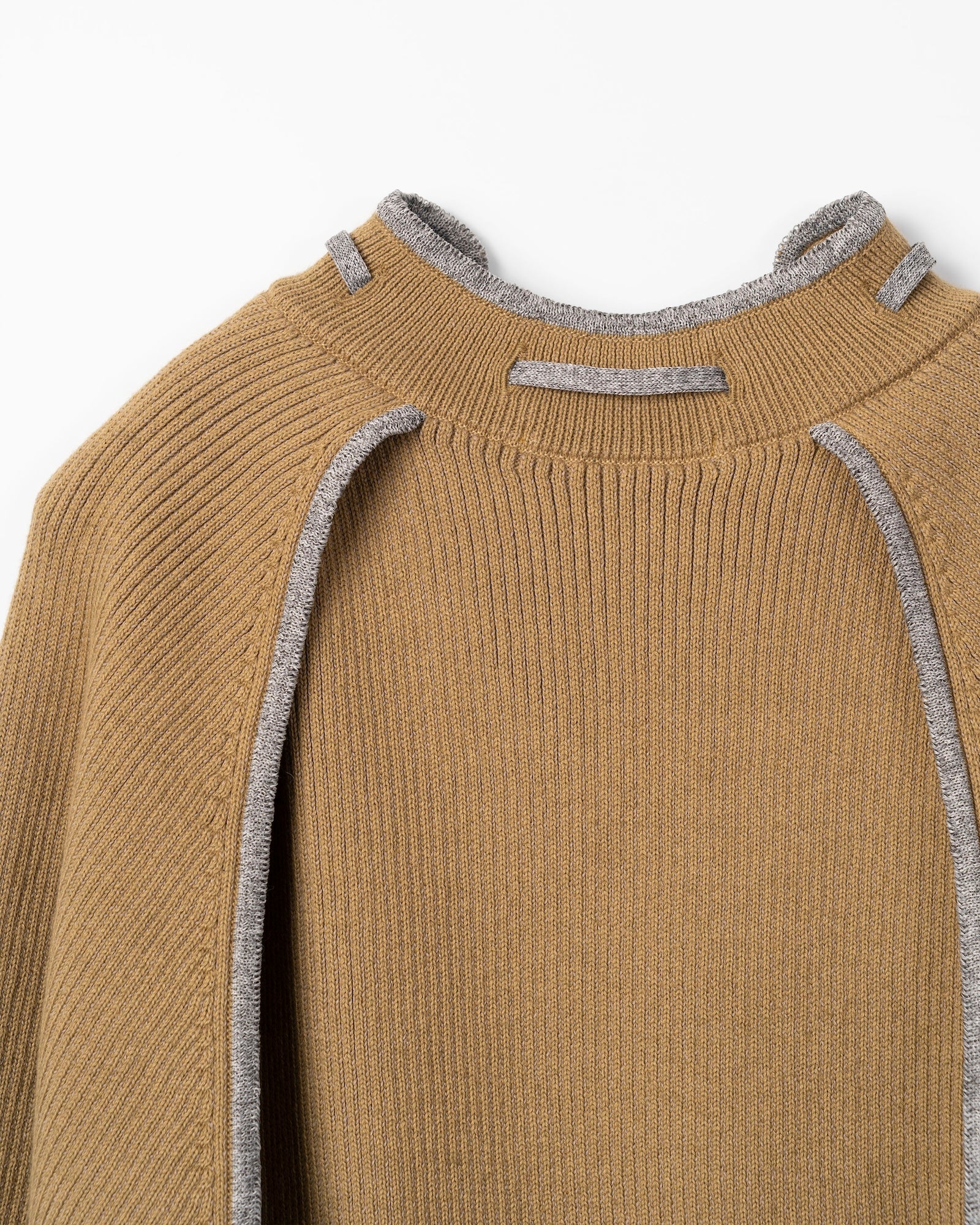 OPEN SLEEVE V/NECK KNIT TOP [CAMEL]