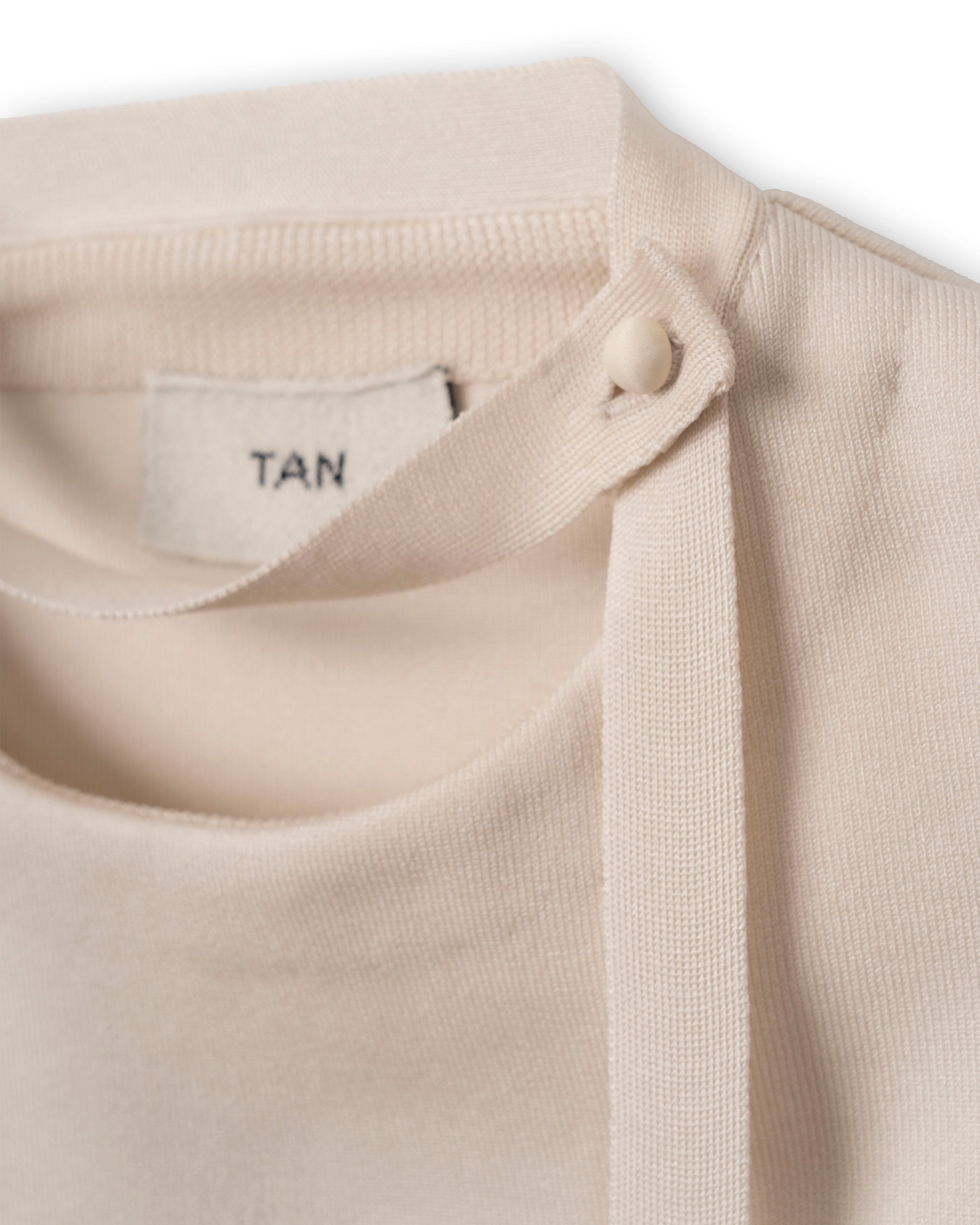 CURVED HEM KNIT TOPS [IVORY]